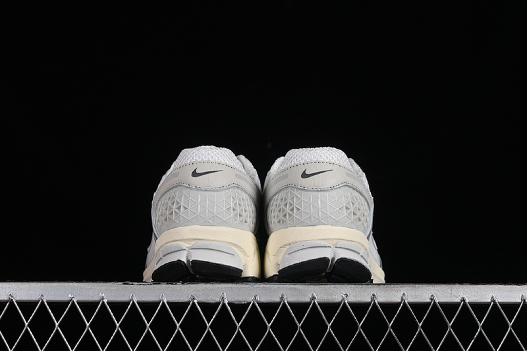 Nike [HF0731-007]-[ZOOM VOMERO 5 SP PLATINUM TINT/CASHMERE/IRON GREY/PHOTON DUST]-[UNISEX:36-46] - Image 14