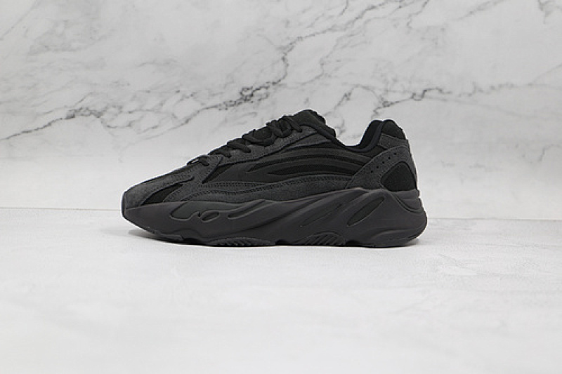 Adidas Adidas YEEZY BOOST 700 V2 VANTA/VANTA/VANTA · FU6684, photo 1