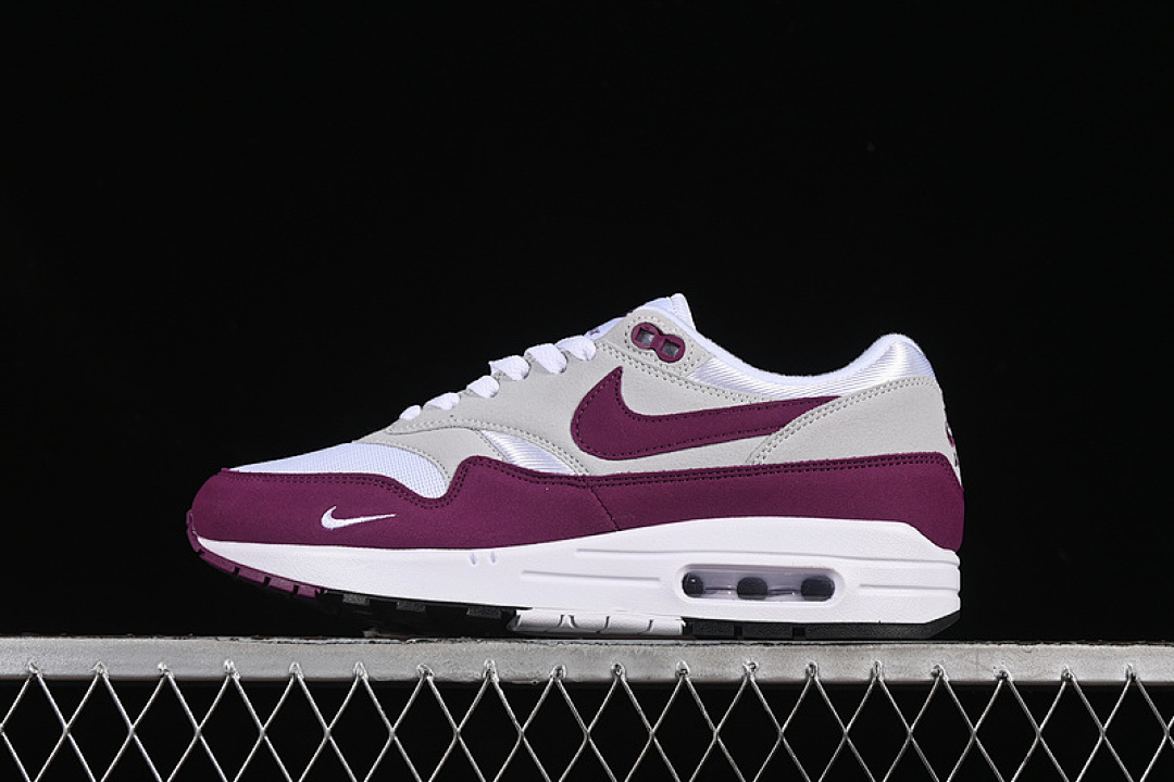 Nike AIR MAX 1 WHITE/BOLD BERRY/NEUTRAL GREY/BLACK · HF1194-101, photo 1