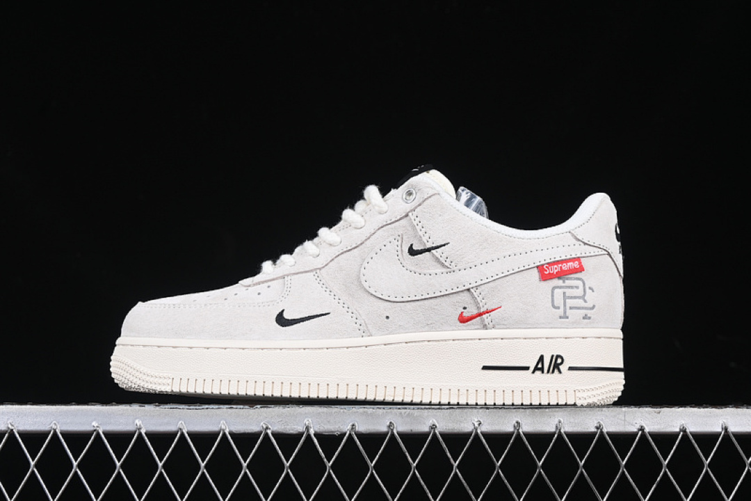 Nike [SJ6698-020]-[AIR FORCE 1 07 LOW SUPREME OFF WHITE/BLACK]-[WOMAN:36-39]-[MAN:40-45], photo 1