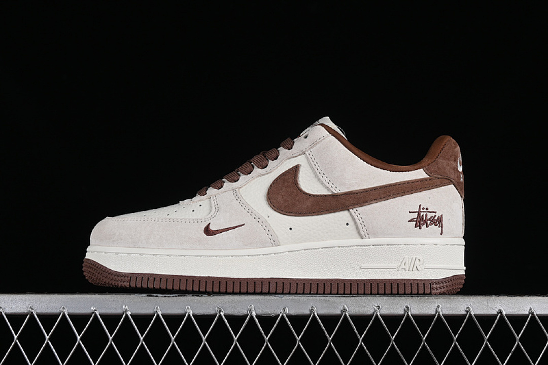 Nike Nike AIR FORCE 1 07 LOW WHITE/GREY/BROWN · HD1968-017, photo 1
