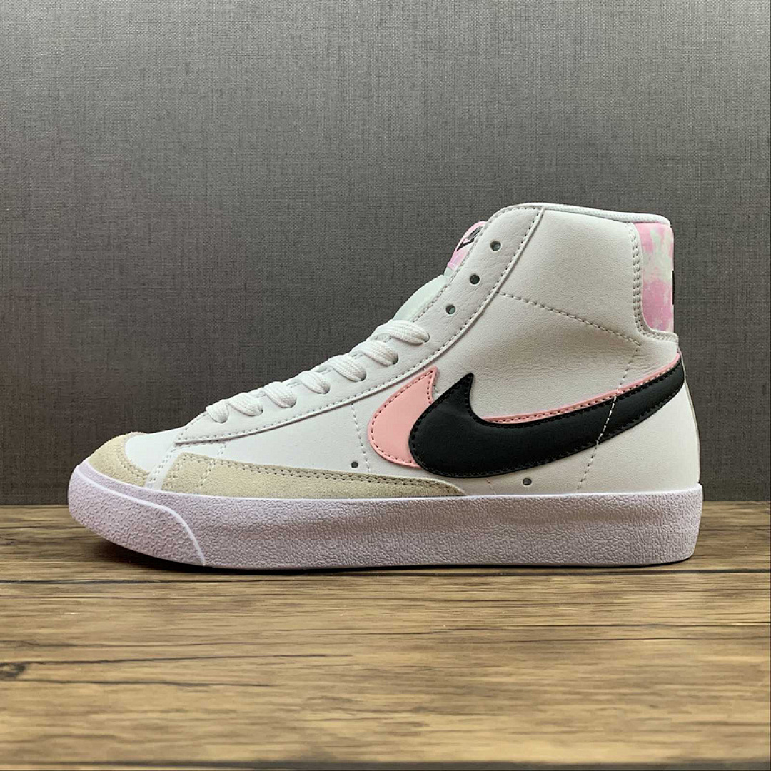 Nike BLAZER MID 77 ARCTIC PUNCH GS WHITE/ARCTIC PUNCH/BLACK · DD1847-101, photo 1