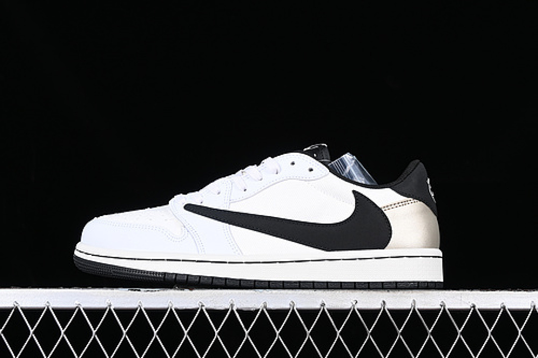 Jordan TRAVIS SCOTT AIR Jordan 1 LOW OG WHITE/BLACK · DM7866-814, photo 1