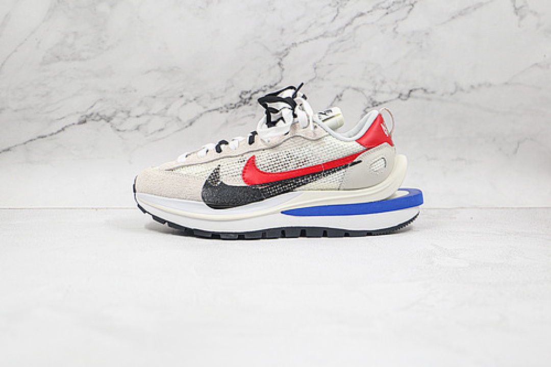 Sacai Sacai X VAPORWAFFLE SAIL/LIGHT BONE/GAME ROYAL/SPORT FUCHSIA · CV1363-100, photo 1