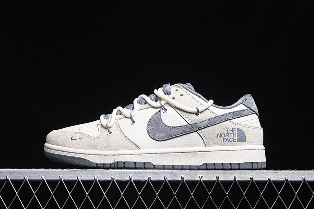 Nike SB DUNK LOW WHITE/GREY · DM6868-002, photo 1