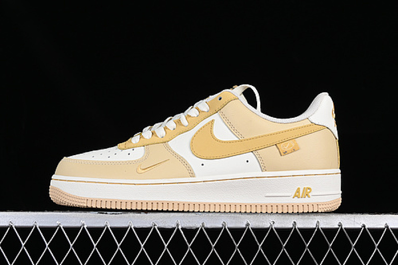Nike Nike AIR FORCE 1 07 LOW WHITE/YELLOW · DB3301-166, photo 1