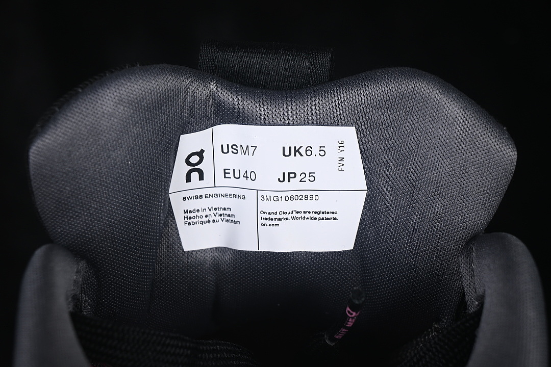 On Running [ON THE ROGER PRO 3 ANTI SLIP RUNNING SHOES BLACK/PINK]-[WOMAN:36-39]-[MAN:40-47] - Image 5