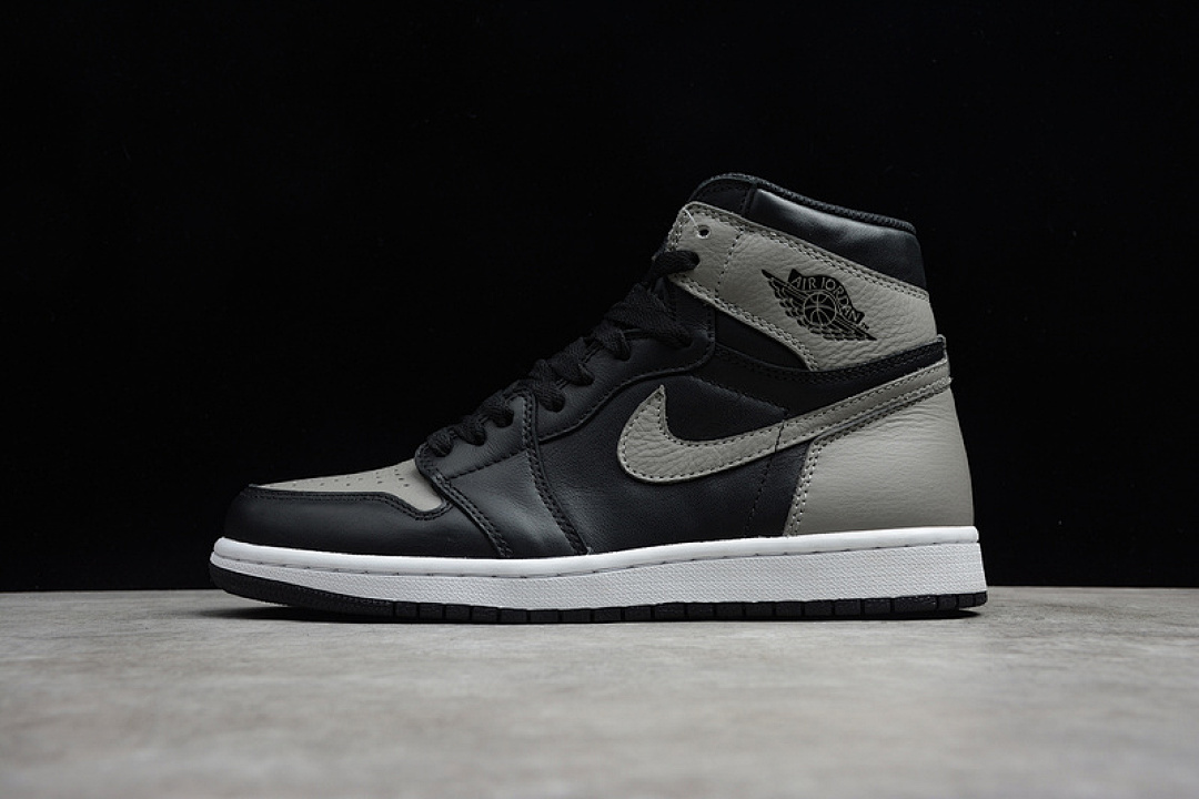 Jordan Jordan [555088-013]-[AIR 1 RETRO HIGH OG SHADOW 2018 BLACK/WHITE-MEDIUM GREY]-[MAN:40-46], photo 1