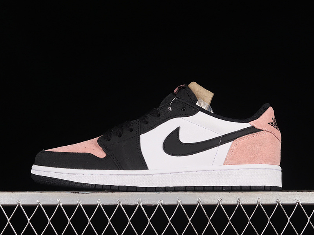 Jordan CY AIR Jordan 1 RETRO LOW OG BLACK/BLEACHED CORAL/WHITE/GREY FOG · CZ0790-061, photo 1
