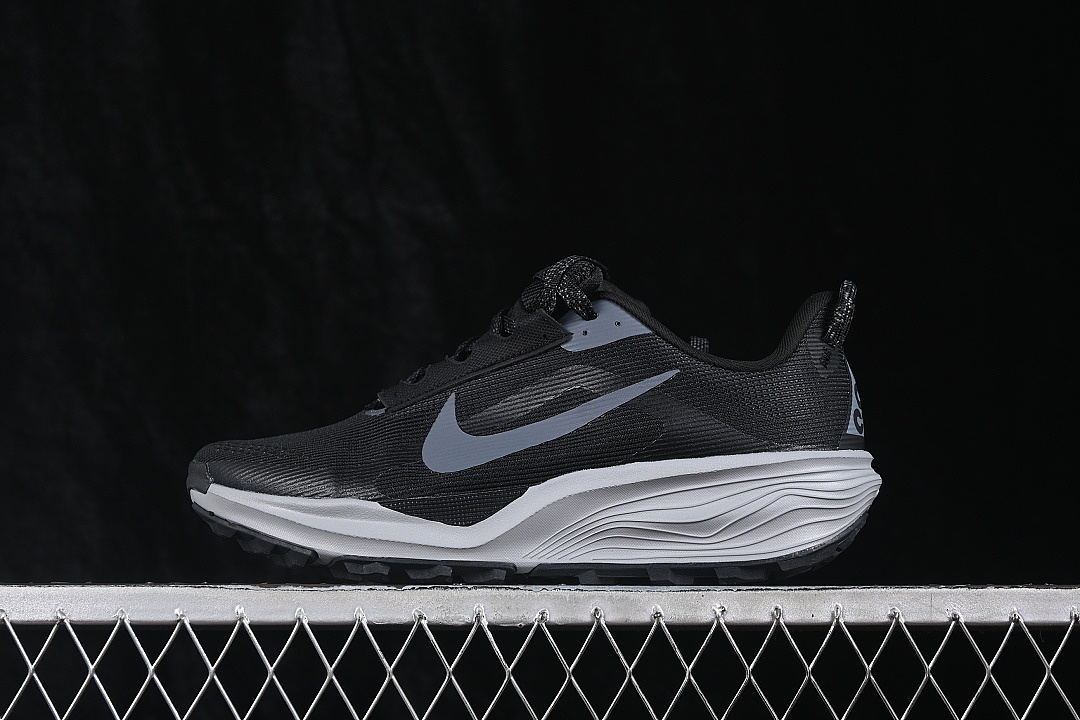 SHOCK ABSORBING RUNNING SHOES BLACK/DARK GRAY · HV8121-308, photo 1