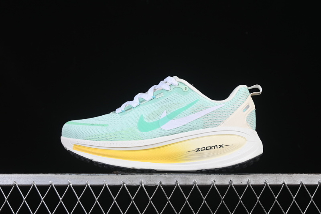 Nike Nike AIR ZOOM VOMERO 18 WHITE/GREEN/YELLOW · IH7349-331, photo 1
