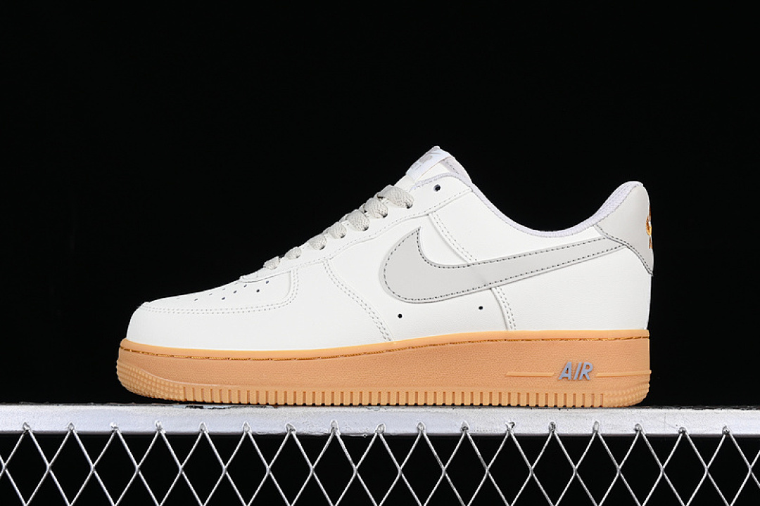 Nike Nike AIR FORCE 1 07 LOW WHITE/GREY/BROWN · XC2351-066, photo 1