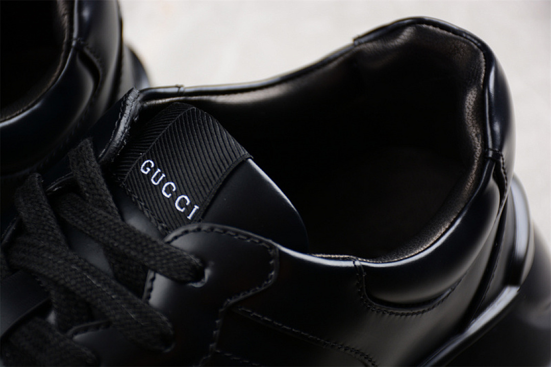 On Running [GUCCI RHYTON 2023 BLACK/WHITE]-[WOMAN:35-39]-[MAN:40-45] - Image 7