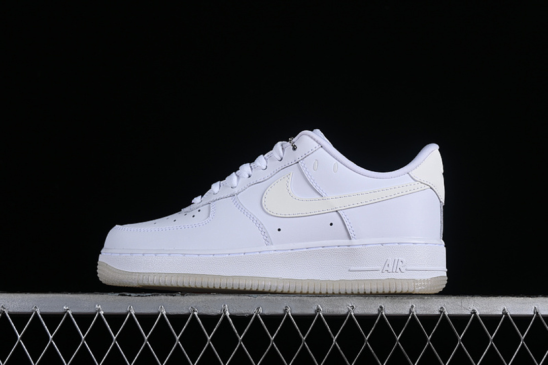 Nike [FZ5531-111]-[AIR FORCE 1 07 LOW WHITE/WHITE/WHITE/LASER PURPLE/UNIVERSITY BLUE]-[35.5-45], photo 1
