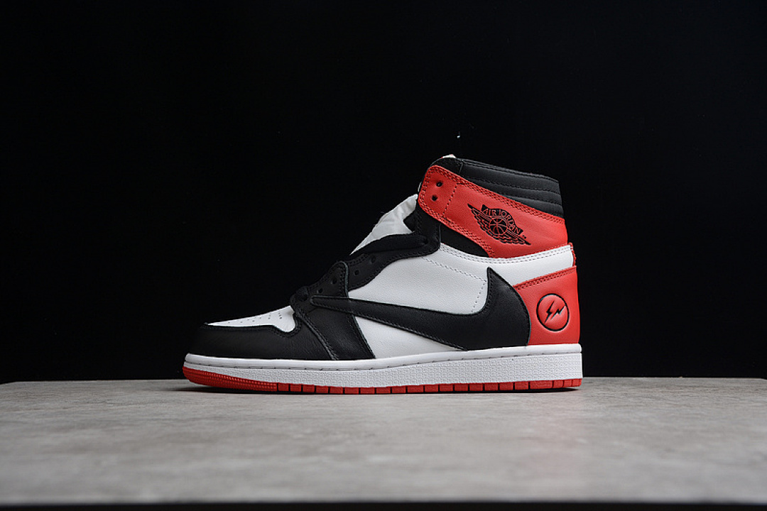 Jordan [DH3227-600]-[FRAGMENT DESIGN X TRAVIS SCOTT AIR JORDAN 1 RETRO HIGH OG SP UNIVERSITY (RED]), photo 1