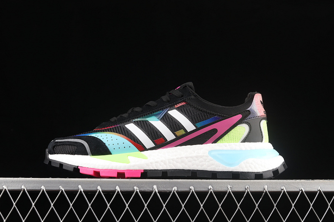 RETROPY P9 SHOES GUM/AERO GREEN/ALUMINIUM · Q47100, photo 1