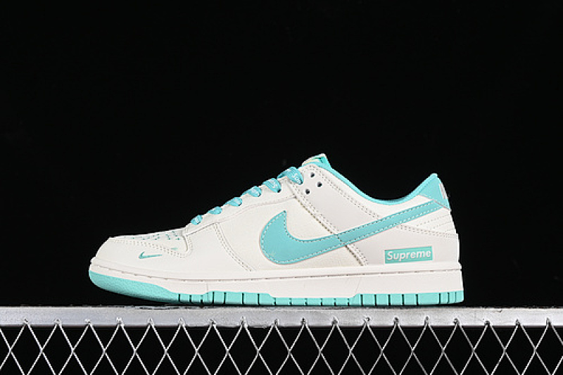 Supreme Nike SB DUNK LOW SUPREME WHITE/GREEN · BB6698-512, photo 1