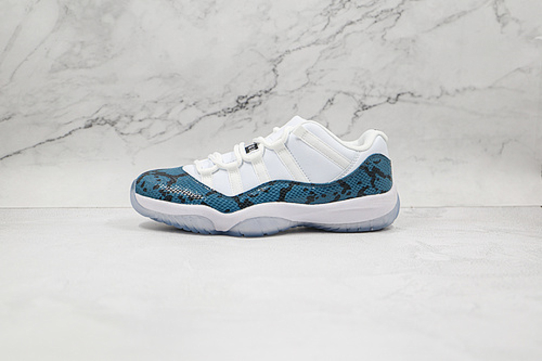 Jordan [CD6846-102]-[AIR JORDAN 11 RETRO LOW NAVY SNAKESKIN 2019 WHITE/BLACK-NAVY]-[MAN:40-47.5], photo 1