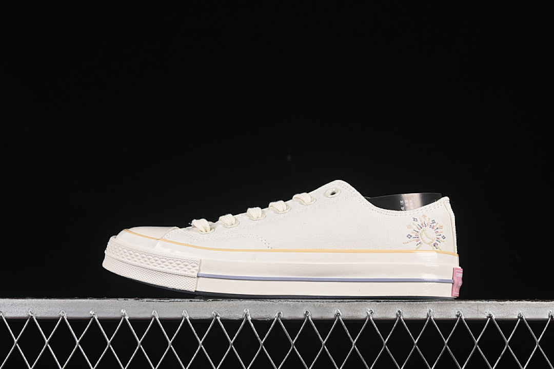 Converse [A15750C]-[CONVERSE CHUCK 1970S BEIGE]-[WOMAN:35-39]-[MAN:40-44], photo 1