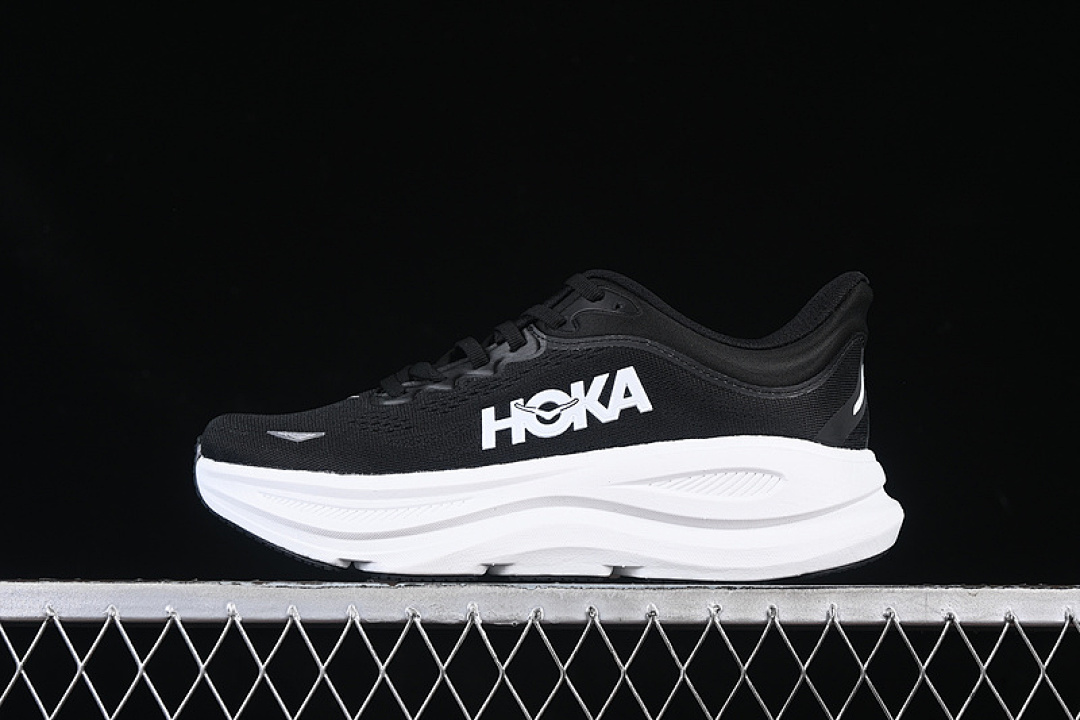 On Running [1162012 BWHT]-[HOKA ONE BONDI 9 WHITE/BLACK]-[WOMAN:36-39]-[MAN:40-45] - Image 3