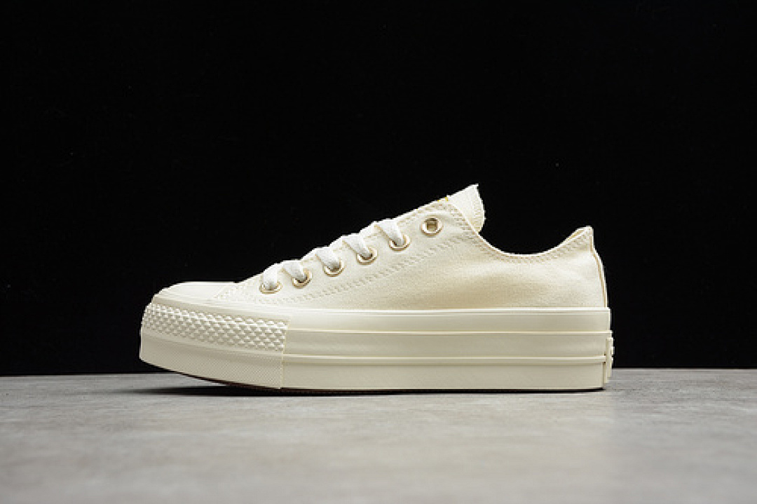 Converse [564886C]-[CHUCK TAYLOR ALL-STAR 70S LOW BEIGE/WHITE/WHITE]-[WOMAN:35-39], photo 1