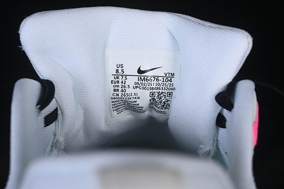Nike [IM6676-104]-[VOMERO 18 WHITE/GLACIER BLUE/HYPER PINK/BLACK]-[WOMAN:36-39]-[MAN:40-46] - Image 6