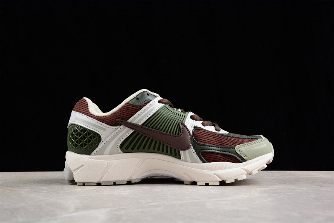 Nike [FD0884-028]-[ZOOM VOMERO 5 SP WHITE/BLACK/GREY/BROWN/GREEN]-[WOMAN:36-39]-[MAN:40-45] - Image 12