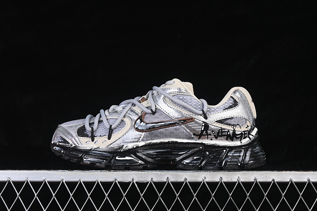 Unbranded [HQ7901-102]-[V5 RNR LOW-TOP RUNNING SHOES GREY/BLACK/WHITE]-[WOMAN:36-39]-[MAN:40-45], photo 1