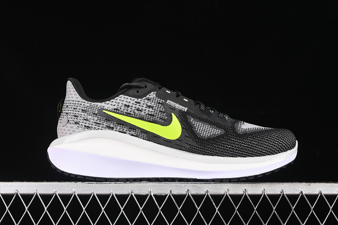 Nike [FB1309-001]-[AIR ZOOM VOMERO 17 BLACK/LIGHT SMOKE GREY/WHITE/VOLT]-[MAN:39-46] - Image 16
