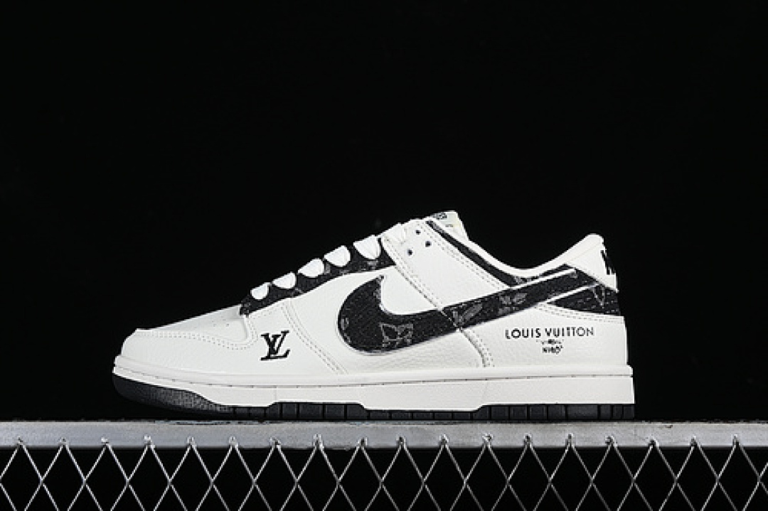 Nike SB DUNK LOW L*V WHITE/BEIGE BLACK · XB3802-358, photo 1