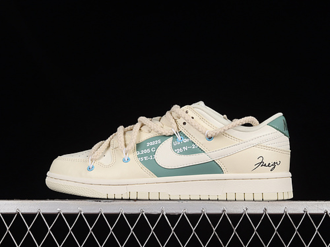 Nike DUNK LOW SB ESS COCONUT MILK/WHITE/SAIL · DJ6188-100, photo 1