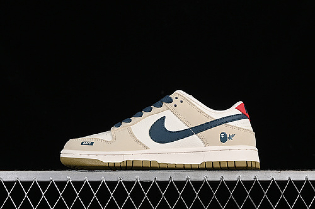 Bape [CF3688-011]-[SB DUNK LOW BAPE WHITE/YELLOW/BLUE]-[WOMAN:36-39]-[MAN:40-45], photo 1