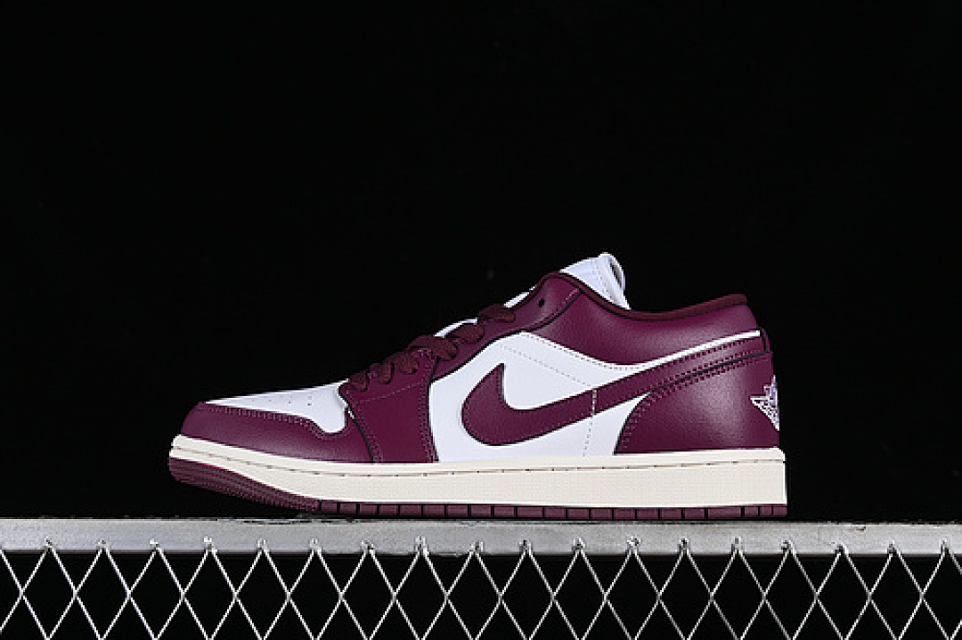 Jordan AIR Jordan 1 LOW WHITE/RED · DC0774-161, photo 1