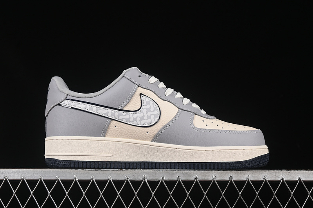 Nike [KK1988-077]-[AIR FORCE 1 07 LOW KAWS WHITE/GREY]-[WOMAN:36-39]-[MAN:40-45] - Image 16