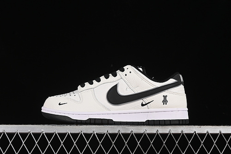 Nike SB DUNK LOW WHITE/BLACK · KK1888-005, photo 1