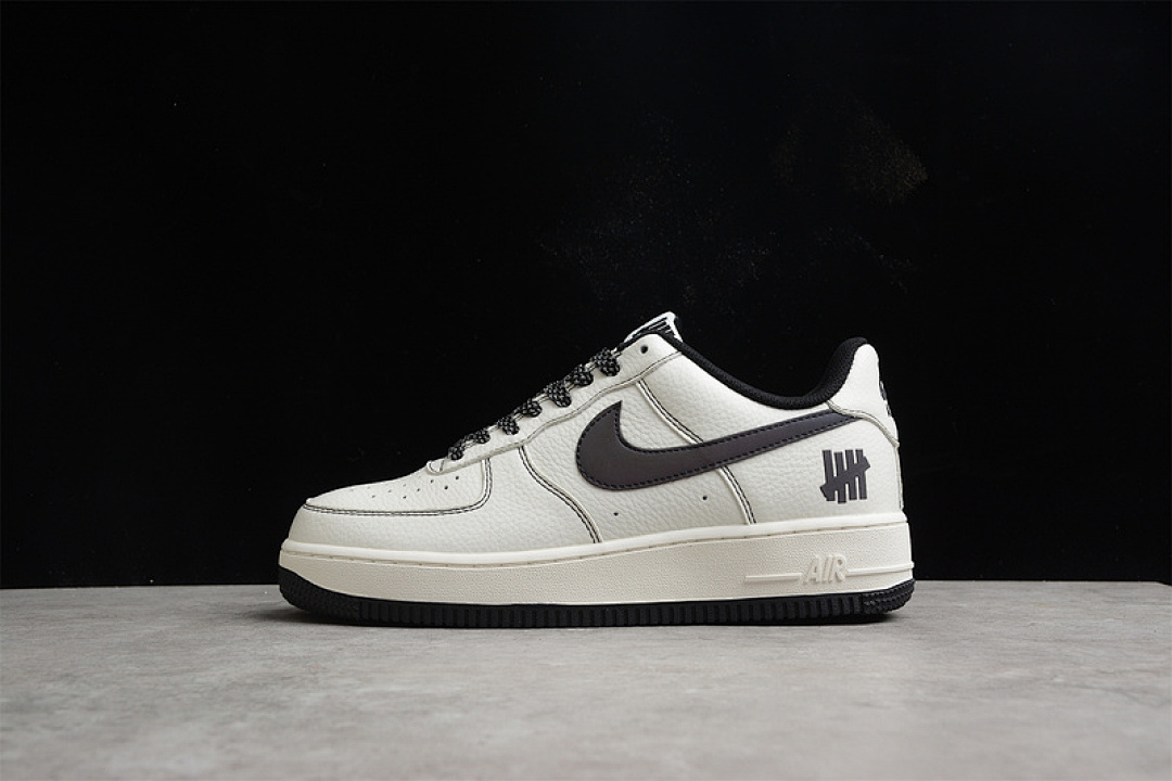Nike Nike AIR FORCE 1 LOW 07 SU19 WHITE/WHITE/BLACK · UN2588-121, photo 1