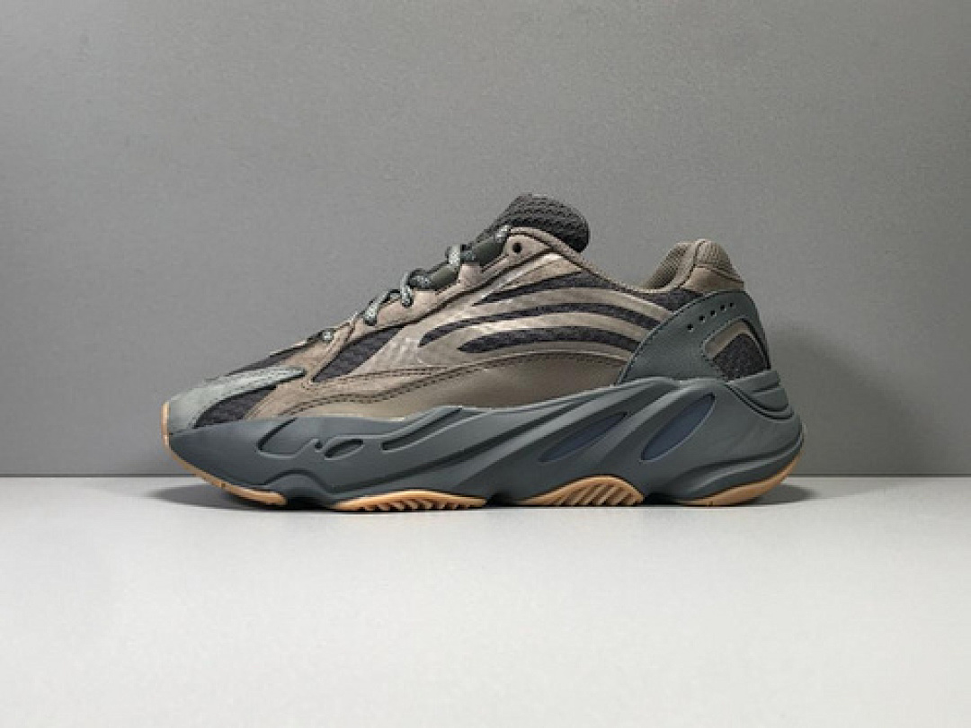 On Running [EG6860]-[OG YEEZY BOOST 700 V2 GEODE GEODE/GEODE/GEODE]-[WOMAN:36-39]-[MAN:40-48], photo 1