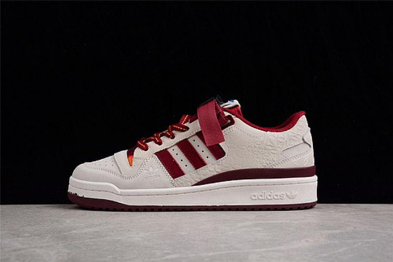 FORUM LOW SHOES CHALK WHITE/COLLEGIATE BURGUNDY/ALTERED AMBER · GX8866, photo 1