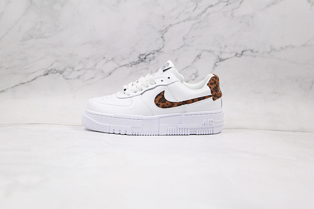 Nike Nike AIR FORCE 1 LOW PIXEL SE LEOPARD PRINT WHITE/WHITE/WHITE · CV8481-100, photo 1