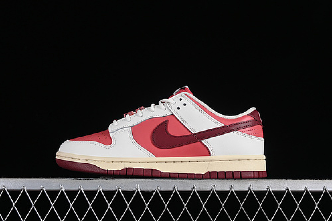 Nike SB DUNK LOW VALENTINES DAY 2024 TEAM RED/MEDIUM SOFT PINK/ALABASTER/COCONUT MILK · HF0736-161, photo 1