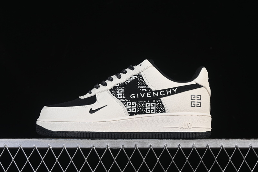 Nike Nike AIR FORCE 1 07 LOW CASUAL SNEAKERS RED/WHITE · KJ1688-021, photo 1