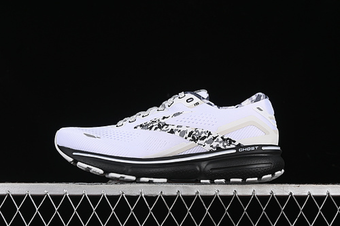 Unbranded [1103931D149]-[BROOKS GHOST 15 WHITE/GREY/BLACK]-[MAN:40-45], photo 1