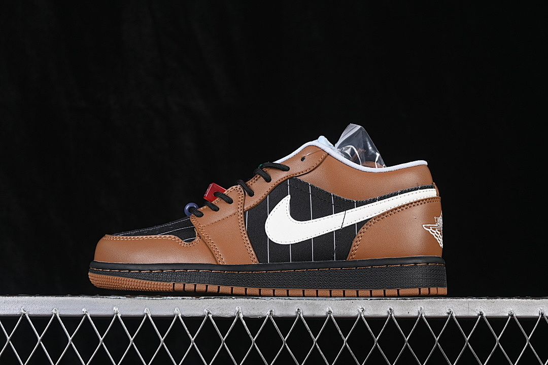 Jordan Jordan 1 LOW SE BLACK/SAIL/BLACK/LIGHT BRITISH TAN · IR7560-010, photo 1