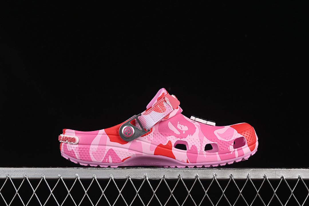 Crocs [BAPE X CROCS CLASSIC CLOG RED/PINK]-[WOMAN:36-39]-[MAN:40-46] - Image 10