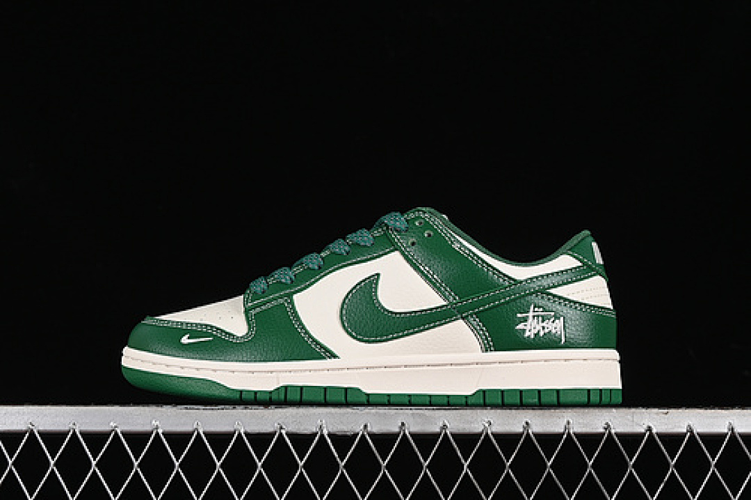 Nike SB DUNK LOW WHITE/GREEN · BB9898-005, photo 1