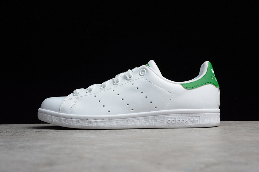 Unbranded [8808872]-[AD STAN SMITH WHITE FAIRWAY GREEN YOUTH GS]-[WOMAN:36-39 1/3]-[MAN:40-44]-[OG00118], photo 1