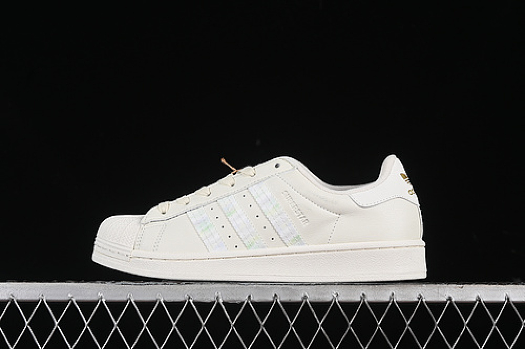 Unbranded [HQ6668]-[SUPERSTAR WHITE/GOLD]-[WOMAN:35-40], photo 1