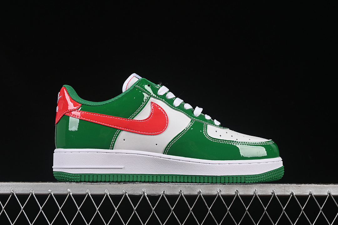 Nike [306146-131]-[AIR FORCE 1 07 LOW WHITE/CLASSIC GREEN-VARSITY RED]-[WOMAN:36-39]-[MAN:40-45] - Image 16