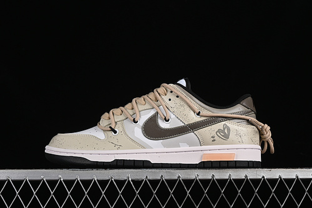 Nike DUNK LOW SB WHITE/BLACK/GREEN/KHAKI · CW1590-100, photo 1