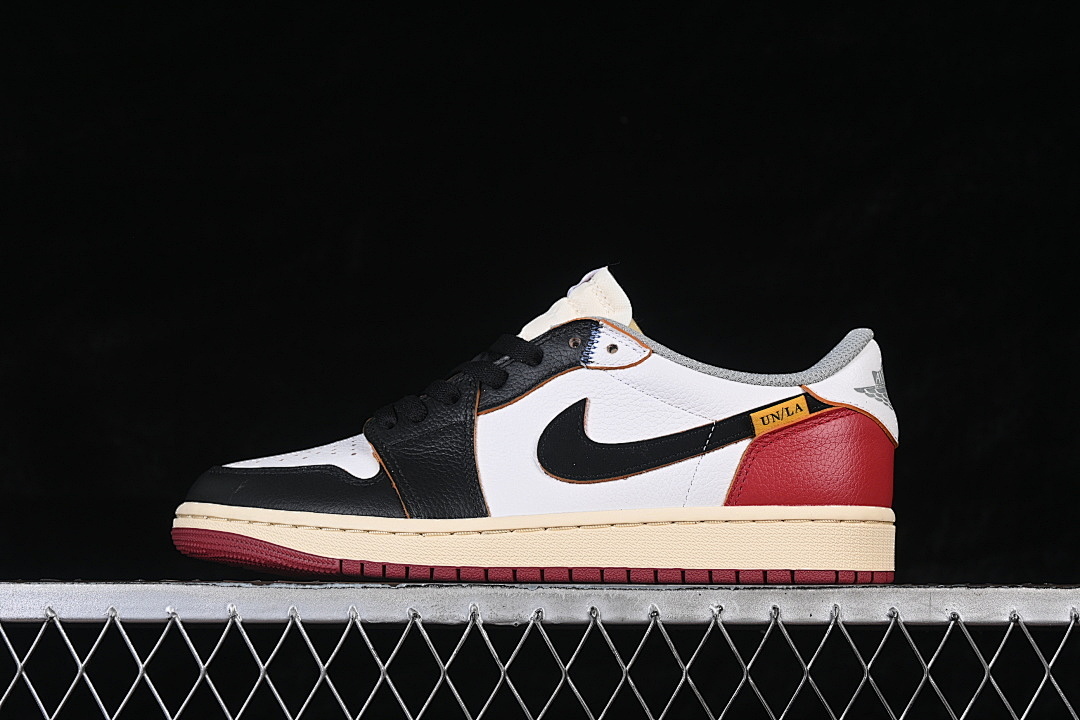 Jordan [HQ6998-106]-[AIR JORDAN 1 LOW TOP CASUAL SNEAKERS WHITE/BLACK/RED]-[WOMAN:36-39]-[MAN:40-47.5], photo 1